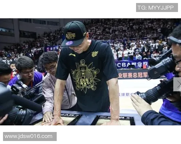 广东宏远力克新疆，成功晋级CBA总决赛，易建联带伤大放异彩！